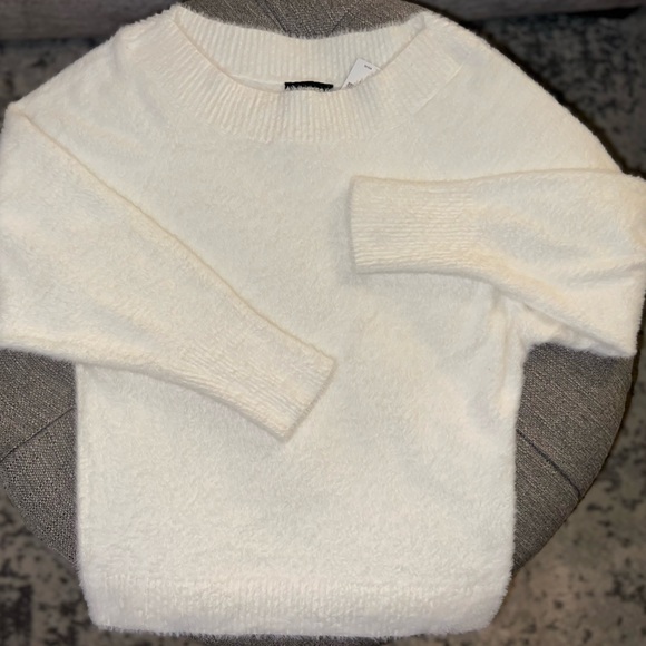 NEW with tags! Medium EXPRESS Very Soft Furry Sweater White NICE - Picture 2 of 9